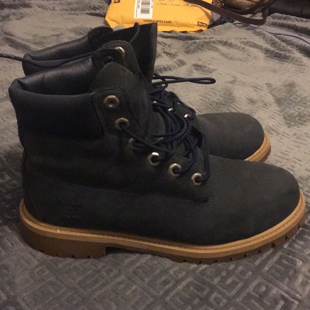 Women’s navy blue Timberland boots